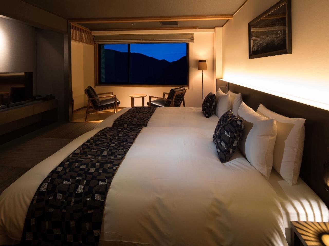 โรงแรม บาร์ โฮเต็ล 4*